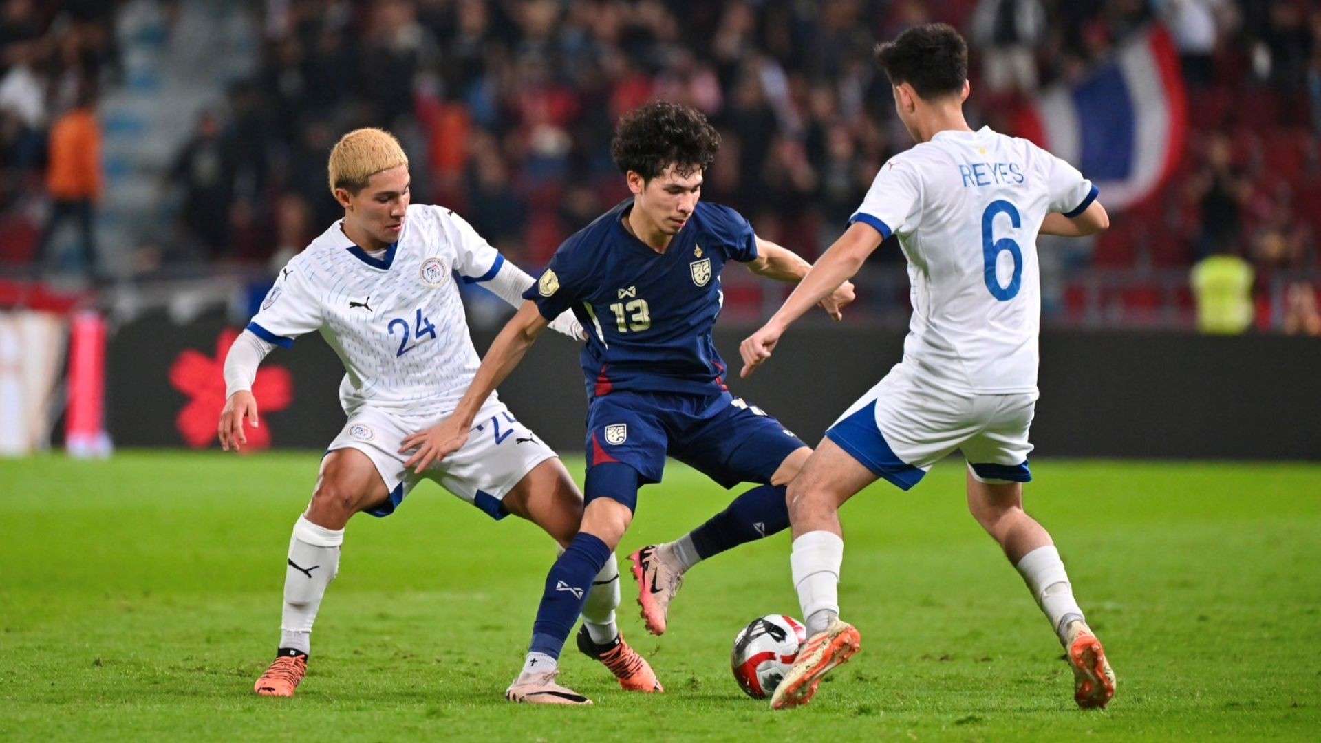 刺球迷對他 刺球迷對他